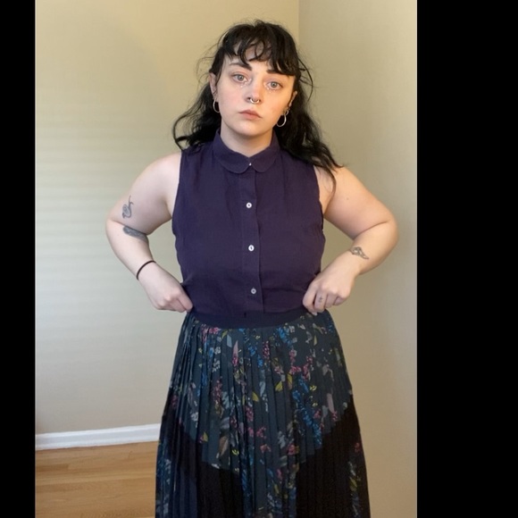 Navy blue collar button up - Picture 2 of 5